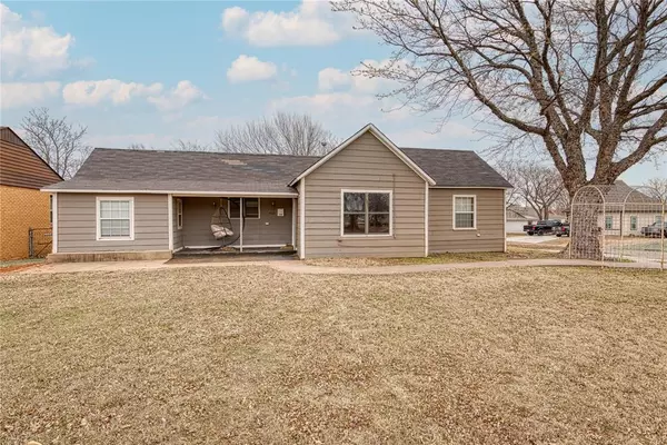 400 N 6th ST, Weatherford, OK 73096