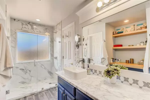 882 Oakley DR, Blanchard, OK 73010