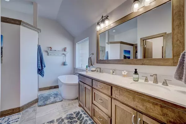 5851 Starry Night, Piedmont, OK 73078