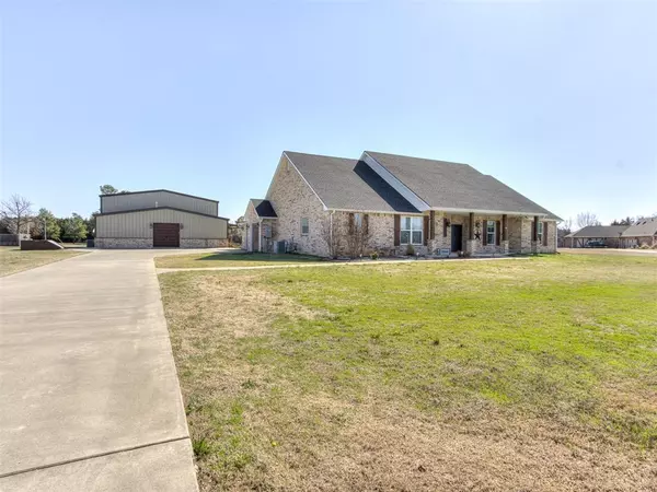 13105 Scott CIR, Shawnee, OK 74804