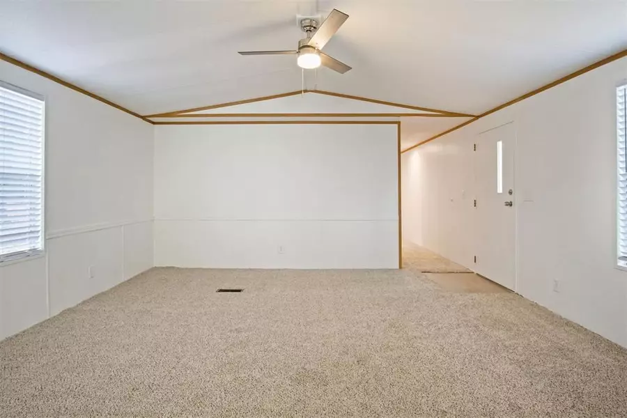 5701 Friendly DR, Newalla, OK 74857