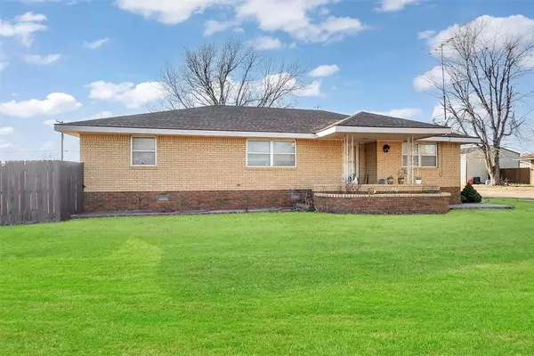 Thomas, OK 73669,620 N 6th ST