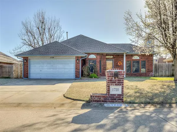 1720 Overland TRL, Choctaw, OK 73020