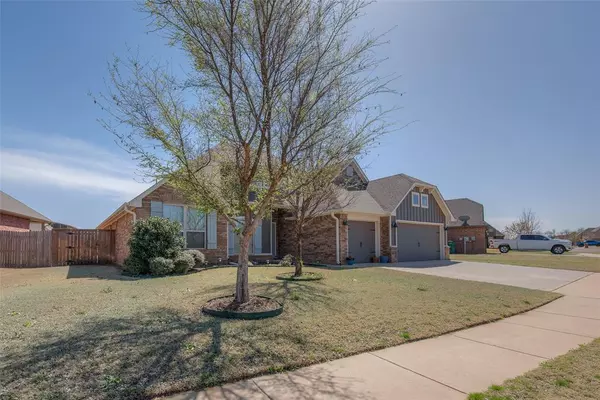 Oklahoma City, OK 73179,5716 St James PL