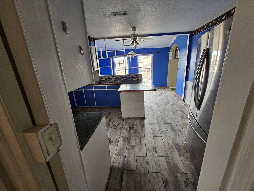 Apache, OK 73006,223 S Oak ST