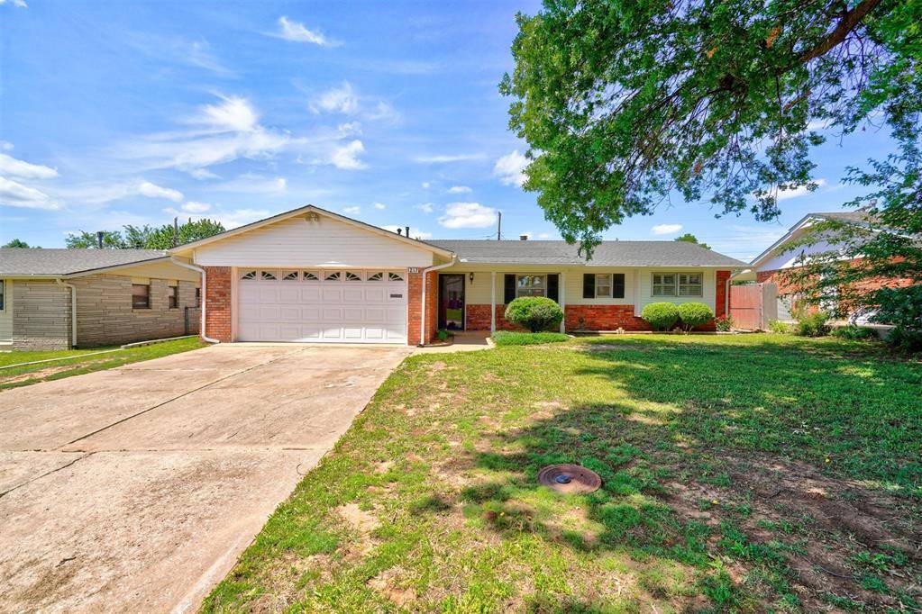 1217 Sunvalley DR, Midwest City, OK 73110