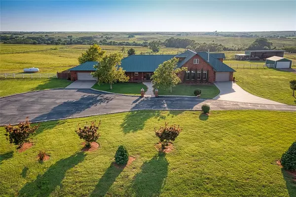 10213 73 HWY, Foss Lake, OK 73647