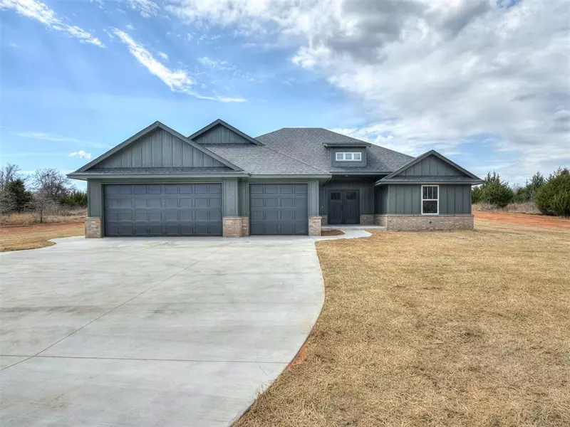 11801 S Harrah RD, Newalla, OK 74851