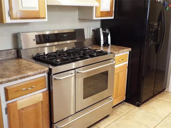 Yukon, OK 73099,1220 Edinburg DR