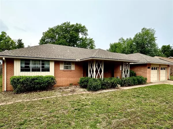 Ponca City, OK 74604,1612 Cookson DR