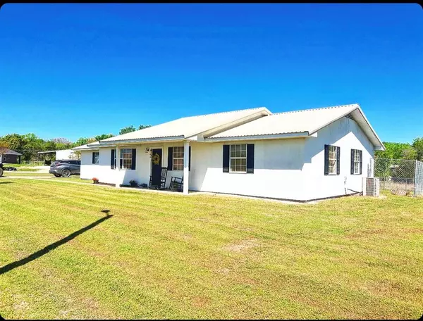 Colbert, OK 74733,301 Dove LN