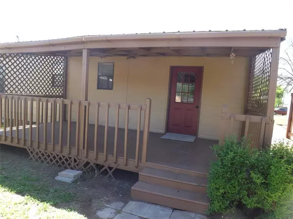 Tipton, OK 73570,606 E Davis ST