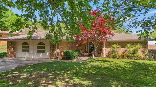 1108 S Broadway AVE, Ada, OK 74820