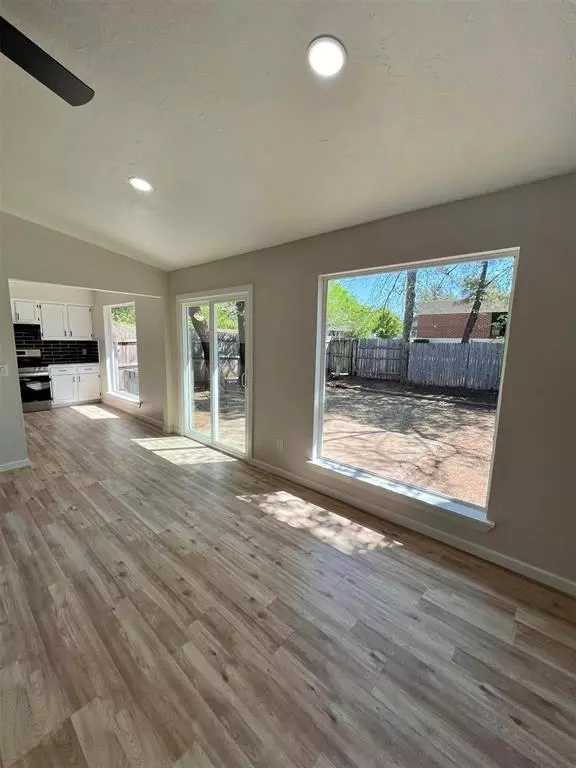 Oklahoma City, OK 73110,118 N Oaks AVE