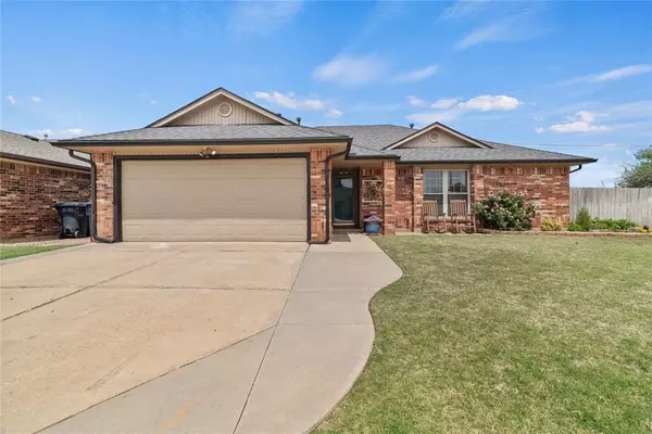 10001 Aberdeen LN, Yukon, OK 73099