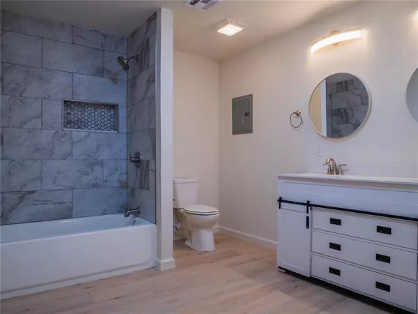 Lawton, OK 73507,121 NE English ST