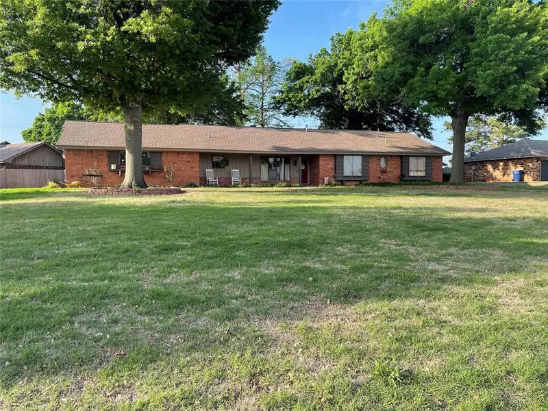 824 Wilshire TER, Anadarko, OK 73005