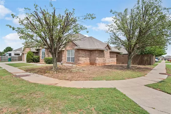 Oklahoma City, OK 73170,809 SW 158th ST
