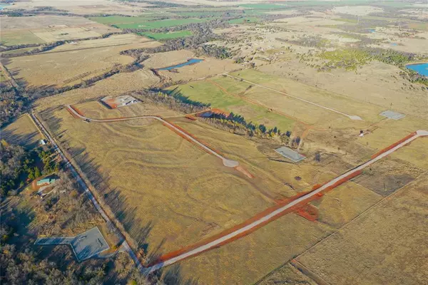 Red Wolf DR #9, Edmond, OK 73025