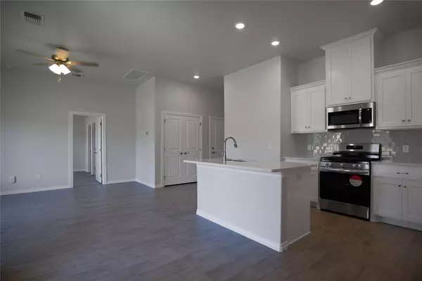 3113 Scissortail WAY, Yukon, OK 73099