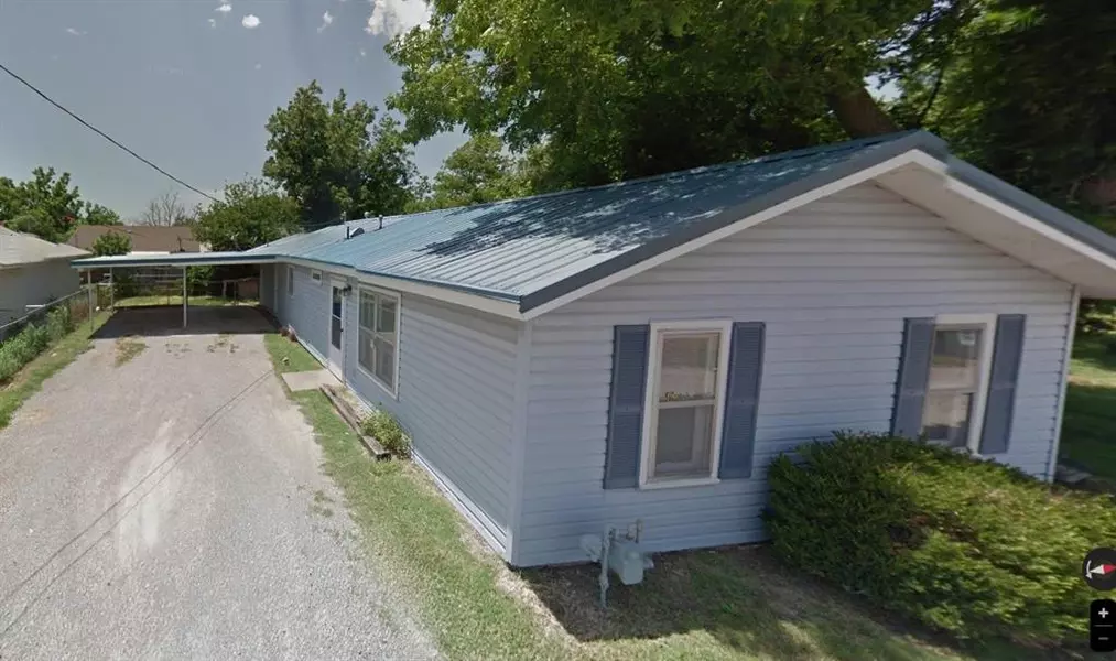 416 S Hill ST, Hobart, OK 73651