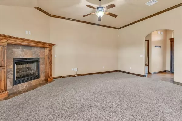 Yukon, OK 73099,11733 SW 16th ST