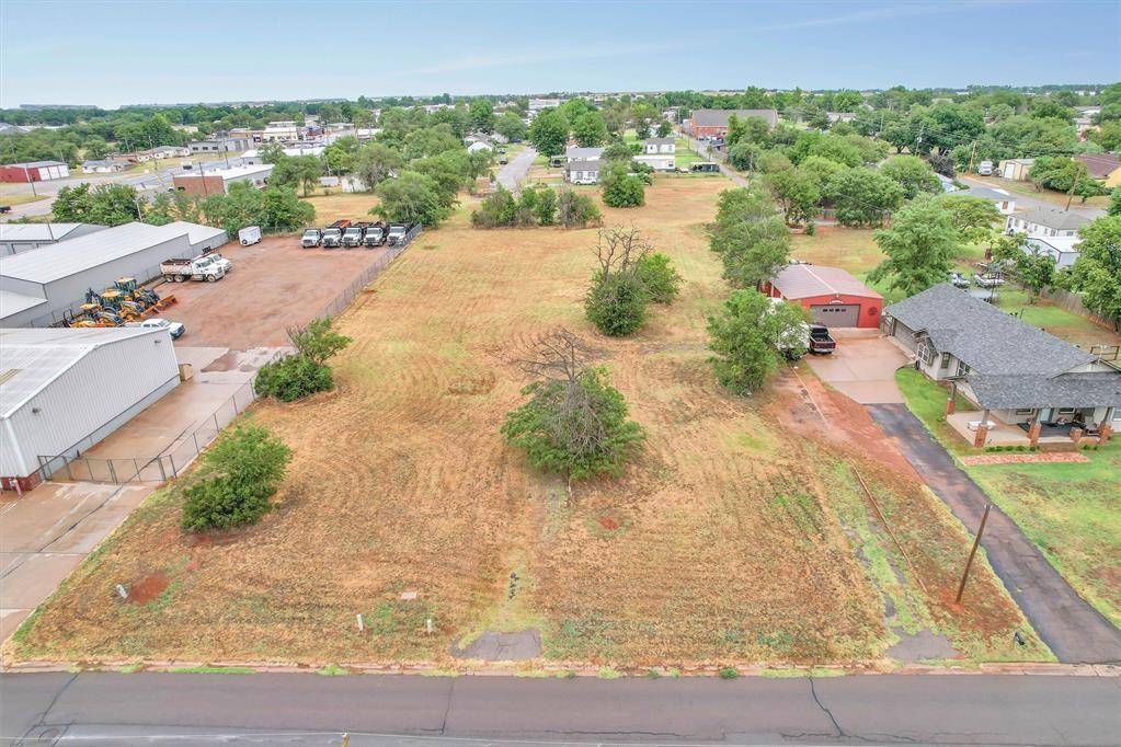 529 E 3rd ST, Elk City, OK 73644