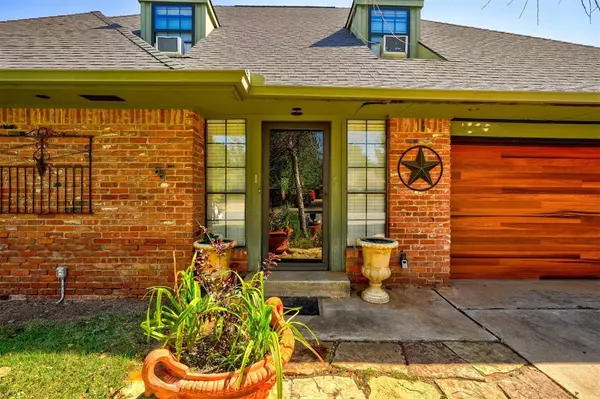 Warr Acres, OK 73132,6121 Covington LN