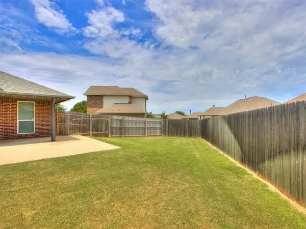 Warr Acres, OK 73132,7014 Cherokee LNDG