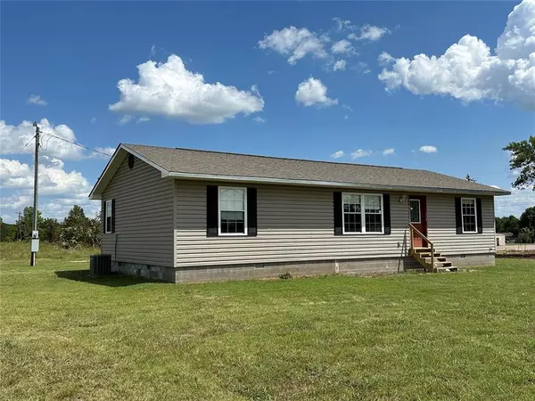 106998 S 18 HWY, Meeker, OK 74855