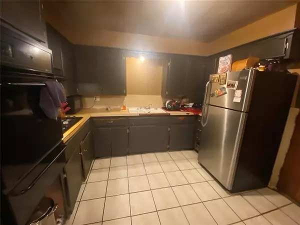 Oklahoma City, OK 73114,328 NW 81st ST