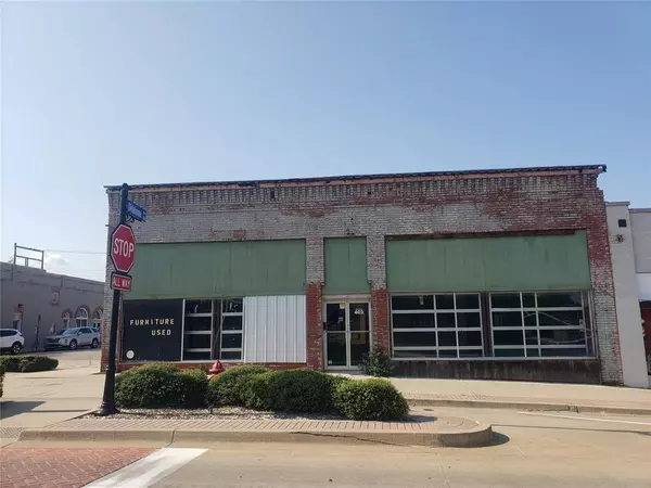 402 E Main ST, Shawnee, OK 74801