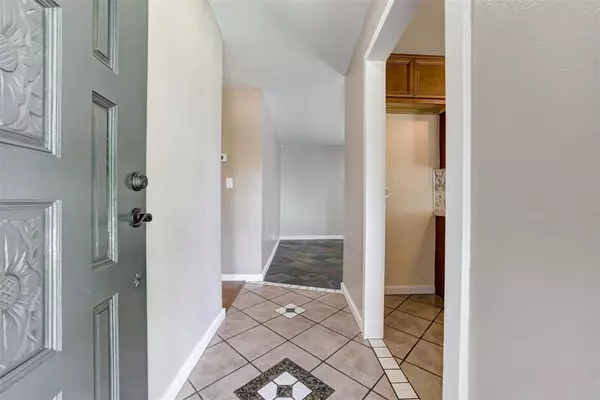 Moore, OK 73160,648 NW 17th ST