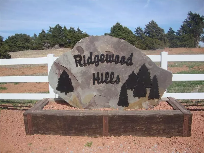 1 Ridgewood RD, Weatherford, OK 73096