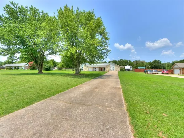 20539 Prairie Hills DR, Harrah, OK 73045