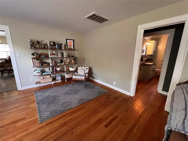 Warr Acres, OK 73122,4710 N Grove AVE