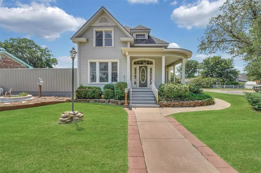 236 W Polk ST, Mangum, OK 73554