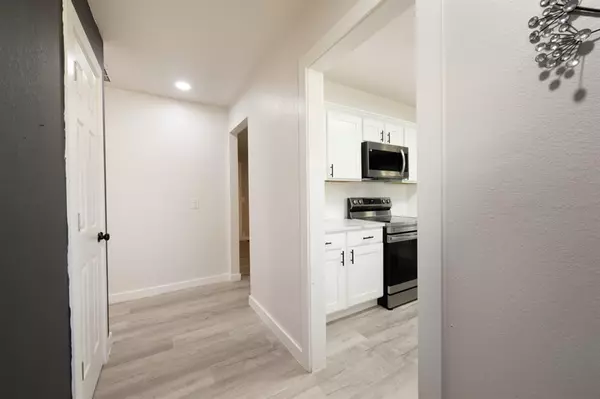 Piedmont, OK 73078,1016 N Harrison NW AVE