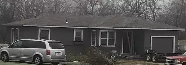 904 Cypress CV, Midwest City, OK 73110