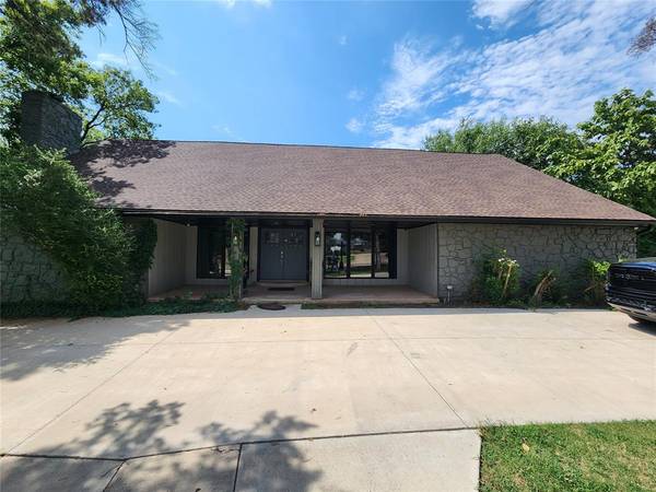 2900 Browne Stone RD, Oklahoma City, OK 73120