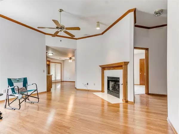 Oklahoma City, OK 73139,219 SW 92nd ST