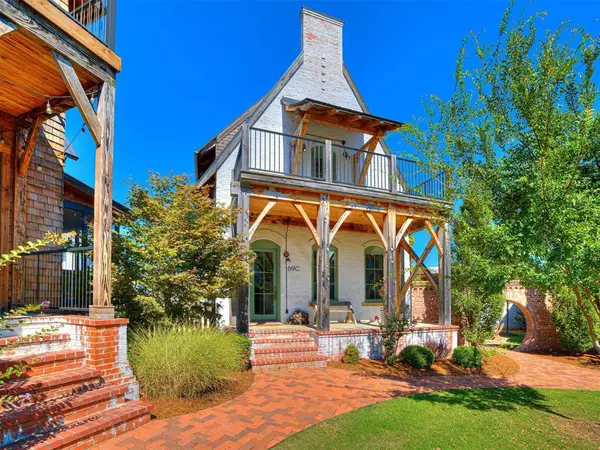 69 Ridgeline RD #C, Carlton Landing, OK 74432