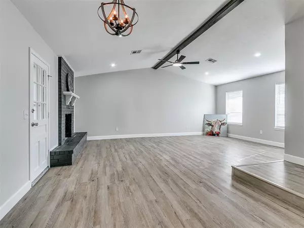 Moore, OK 73160,108 S Patterson DR