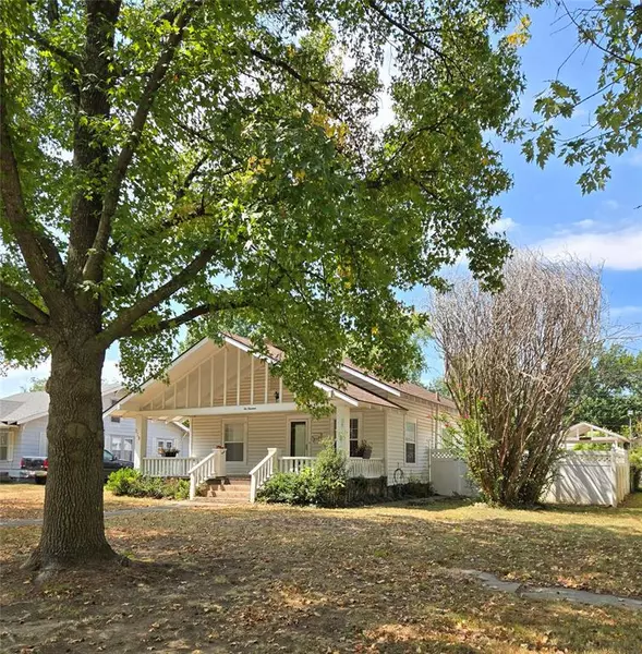 219 S 5th ST, Okemah, OK 74859