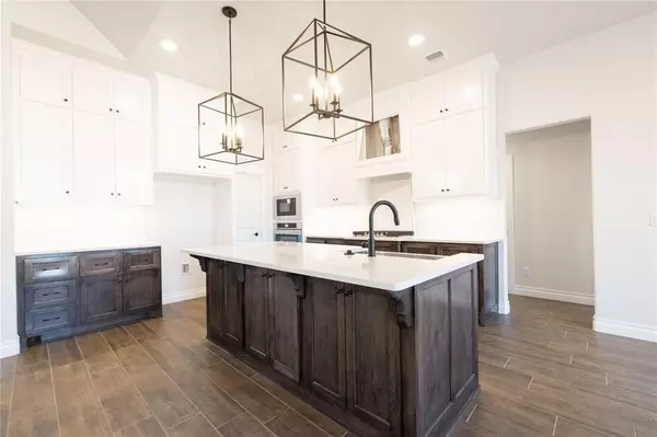 Edmond, OK 73013,16124 Coneflower DR