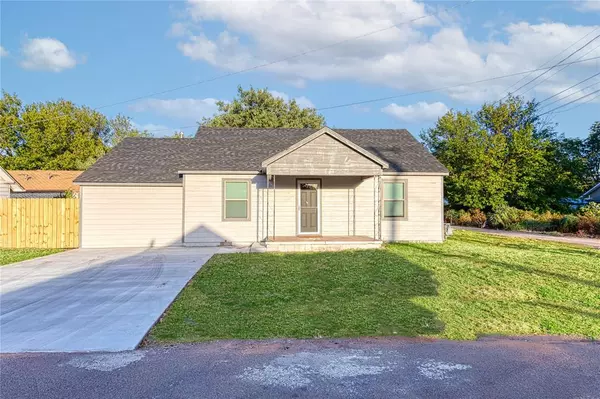 212 S Elk AVE, Elk City, OK 73644