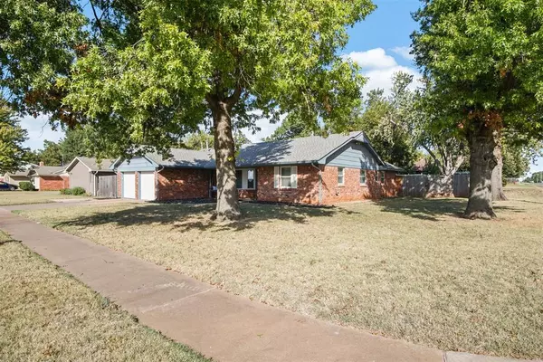 Edmond, OK 73013,3216 Beverly DR