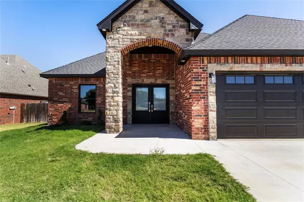 Weatherford, OK 73096,1212 Crimson DR