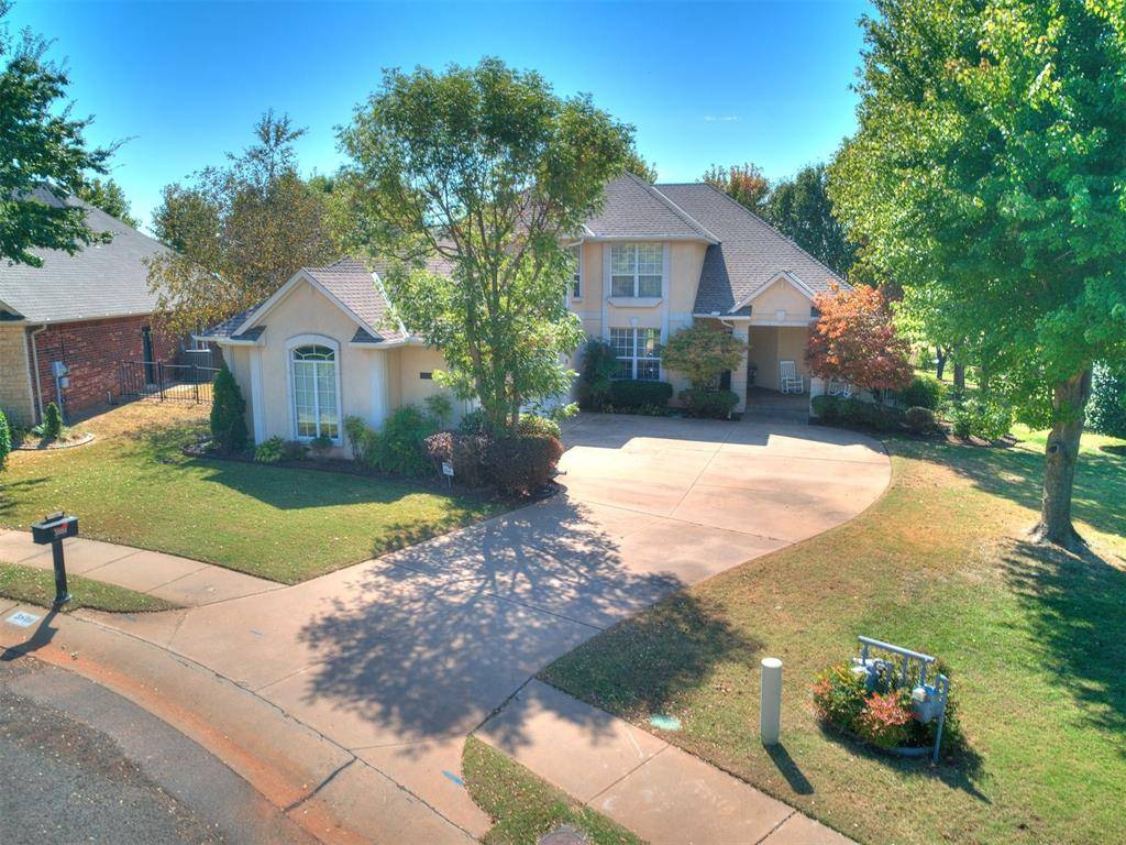 3800 Woodshadow RD, Edmond, OK 73003