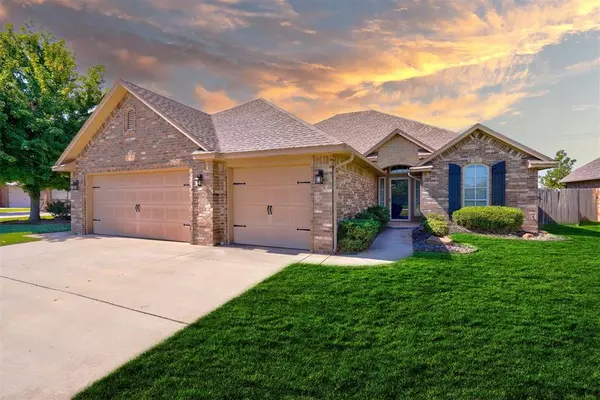 12629 Smithfield LN, Oklahoma City, OK 73173